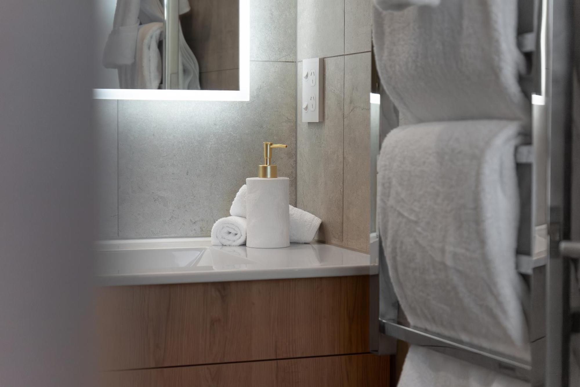 Vila Urban Nest - Entire Townhouse And Free Parking Christchurch Exteriér fotografie